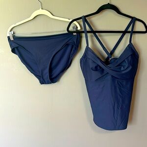 Athleta Navy Tankini swim set with underwire.
